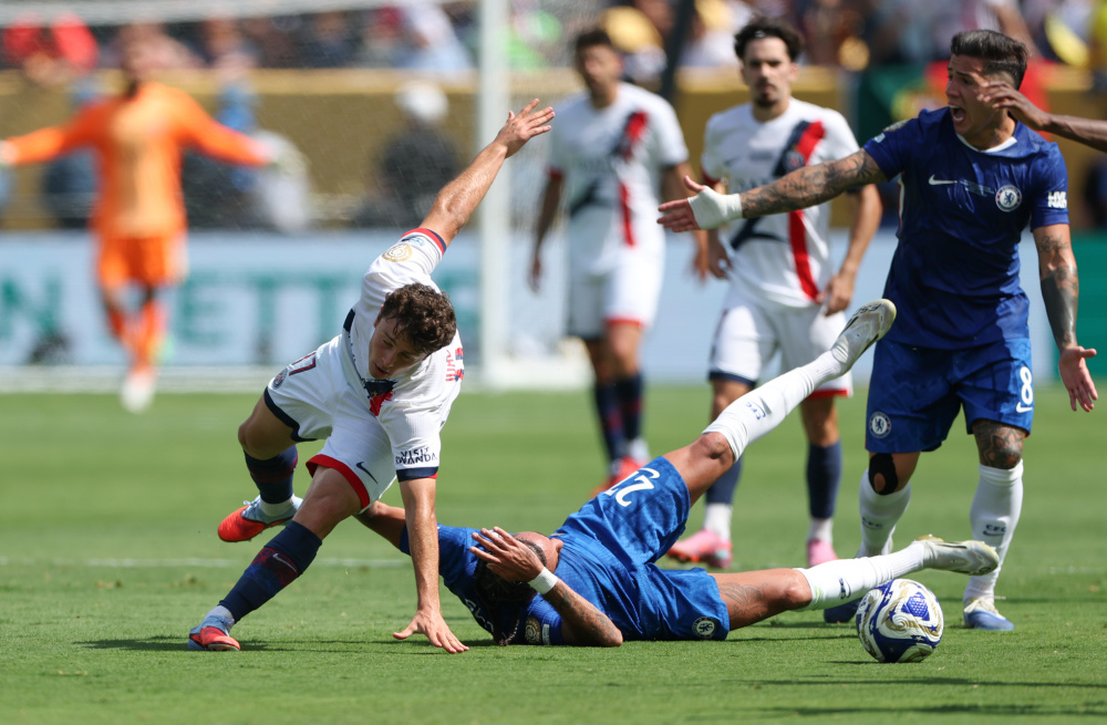 在对阵强劲 在对阵强劲